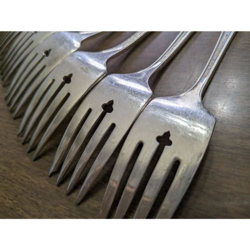 6 Dessert? Forks Oneida Queen bess Community Tudor Plate 6.5
